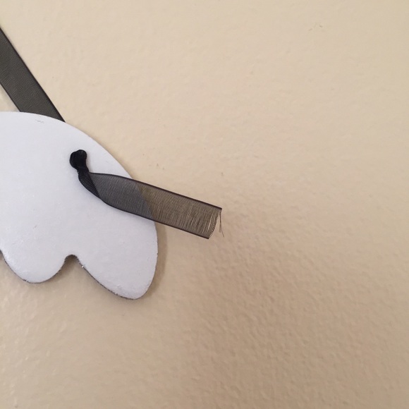 🐬 CLEARANCE ITEM: 13” Glittery Ghost Hanging Halloween Decoration - Picture 13 of 16